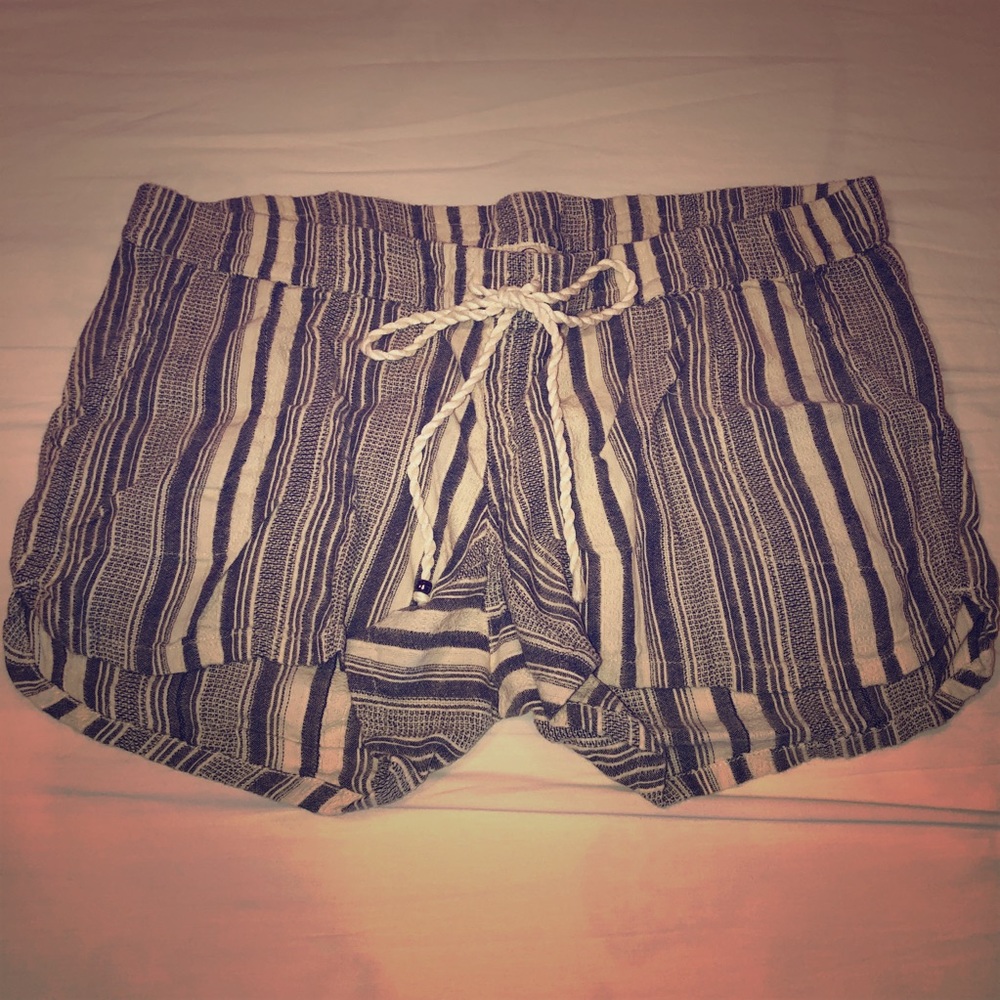 Linen maternity shorts